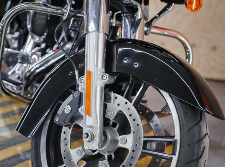 Мотоцикл Harley-Davidson Road Glide с пробегом 3608 миль