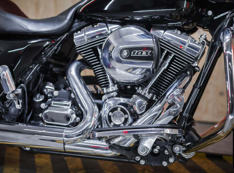 Мотоцикл Harley-Davidson Road Glide с пробегом 3608 миль