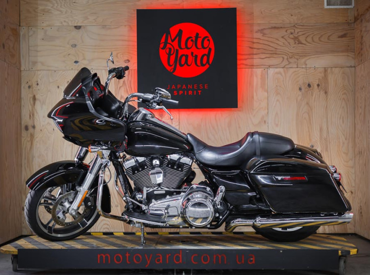 Мотоцикл Harley-Davidson Road Glide с пробегом 3608 миль