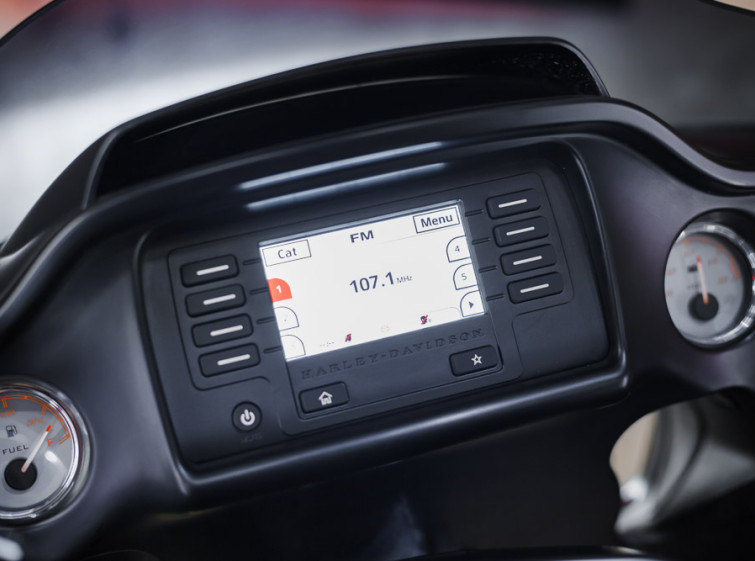 Мотоцикл Harley-Davidson Road Glide с пробегом 3608 миль