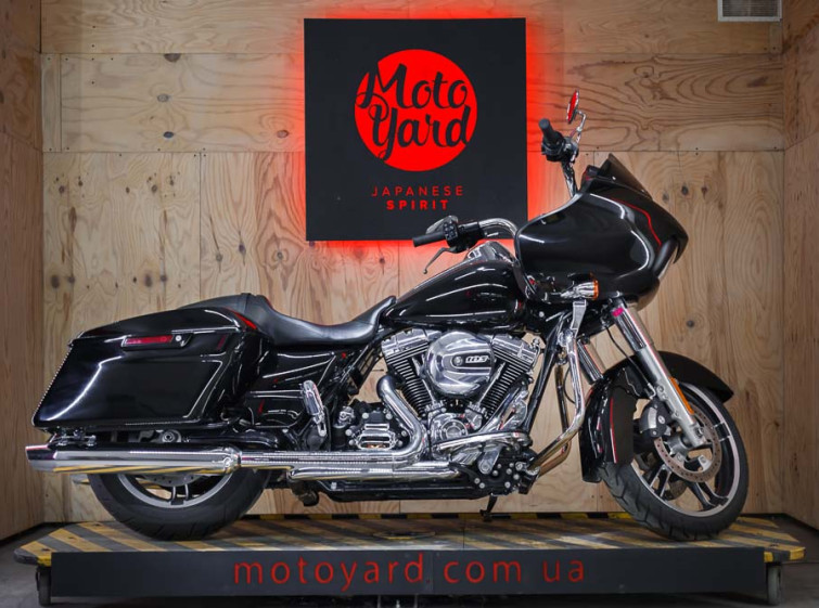 Мотоцикл Harley-Davidson Road Glide с пробегом 3608 миль