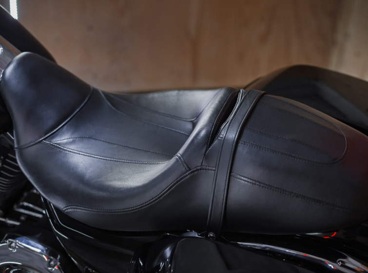 Мотоцикл Harley-Davidson Road Glide с пробегом 3608 миль