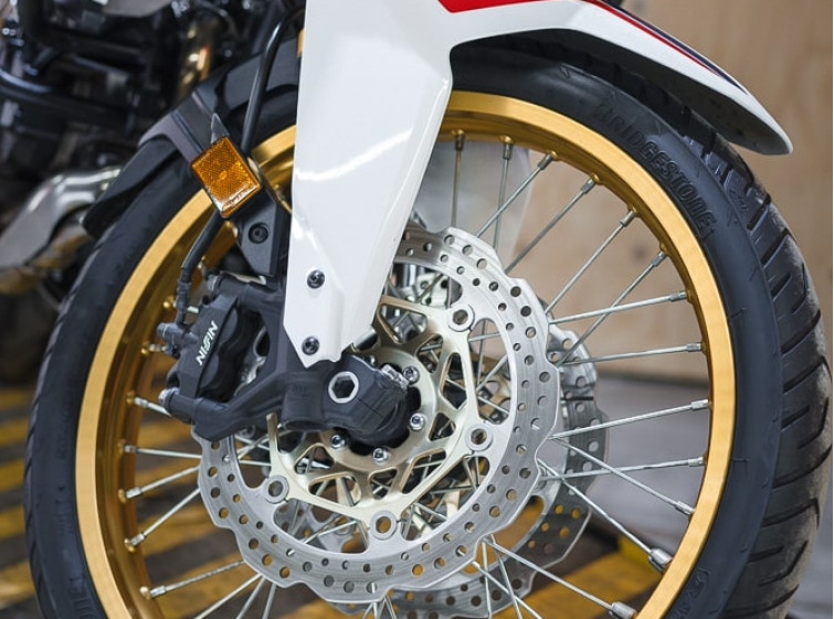 Мотоцикл Honda africa twin CRF 1000 DCT ABS с пробегом 9948 км