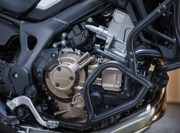 Мотоцикл Honda africa twin CRF 1000 DCT ABS с пробегом 9948 км