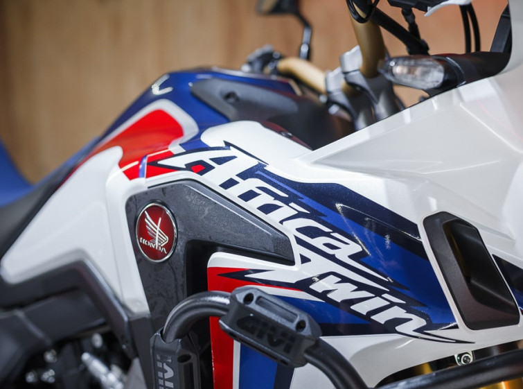 Мотоцикл Honda africa twin CRF 1000 DCT ABS с пробегом 9948 км