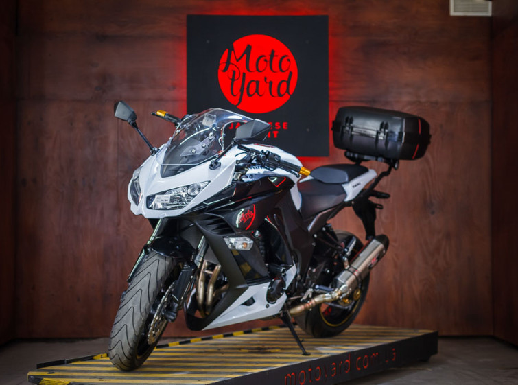 Мотоцикл Kawasaki Ninja Z1000SX ABS с пробегом 13657 км