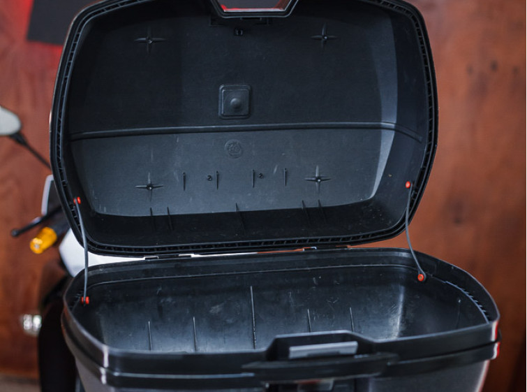 Мотоцикл Kawasaki Ninja Z1000SX ABS с пробегом 13657 км