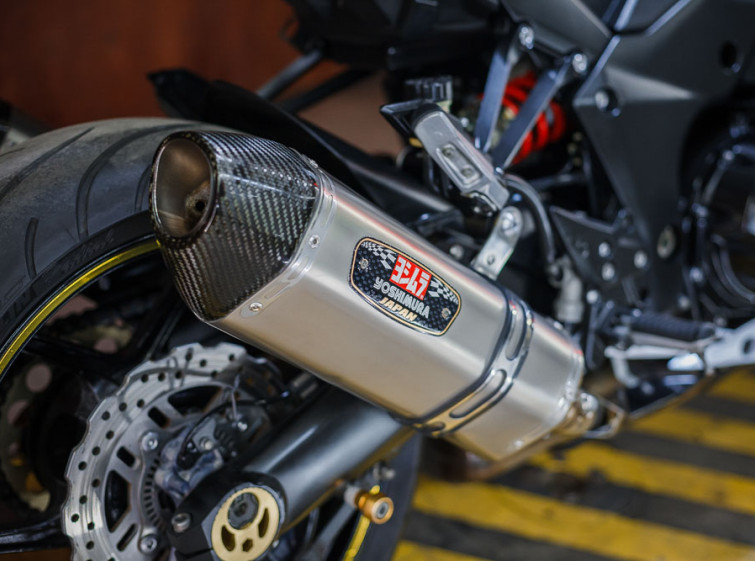 Мотоцикл Kawasaki Ninja Z1000SX ABS с пробегом 13657 км