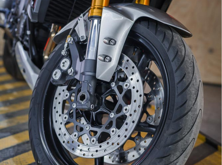 Мотоцикл Yamaha FZ1 с пробегом 20219 км