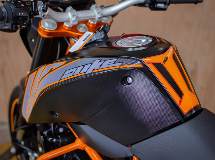Мотоцикл KTM Duke 690 ABS с пробегом 23392 км