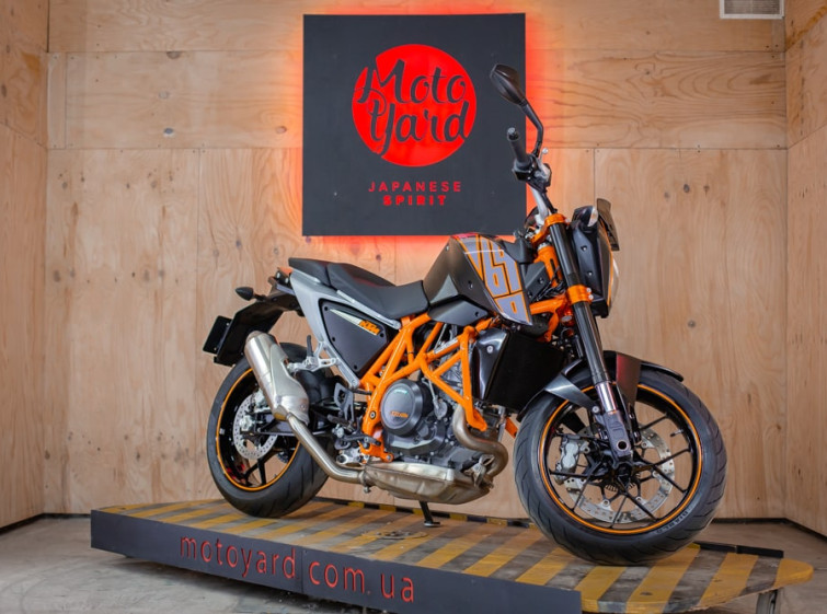 Мотоцикл KTM Duke 690 ABS с пробегом 23392 км