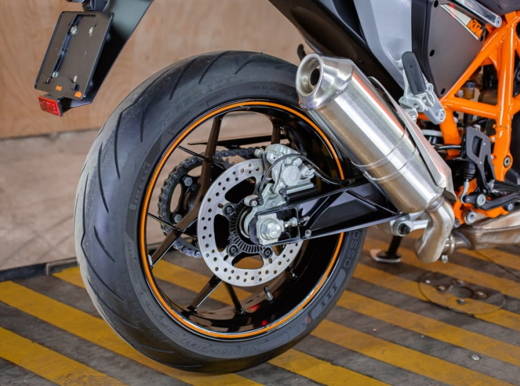 Мотоцикл KTM Duke 690 ABS с пробегом 23392 км