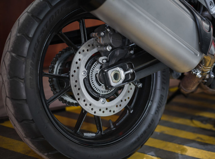 Мотоцикл Suzuki V-Strom DL1000 Traction ABS с пробегом 13250 км