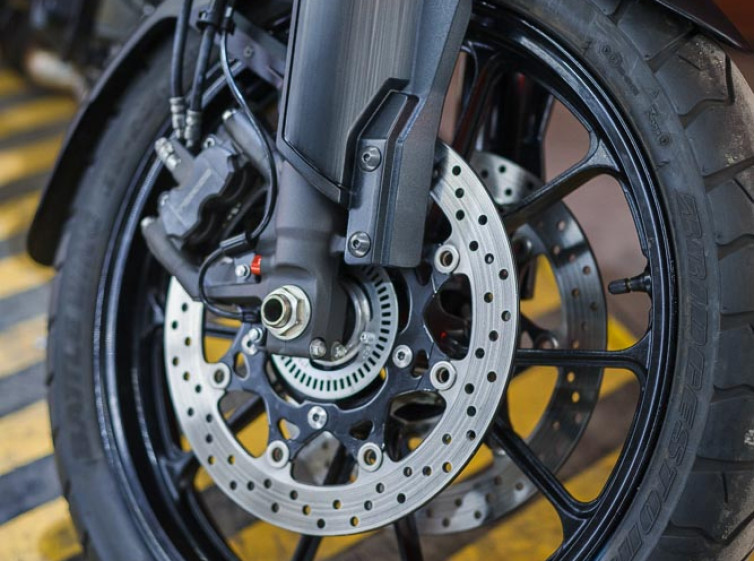 Мотоцикл Suzuki V-Strom DL1000 Traction ABS с пробегом 13250 км