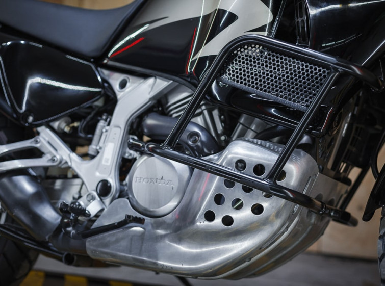 Мотоцикл Honda africa twin 750 с пробегом 14528 км