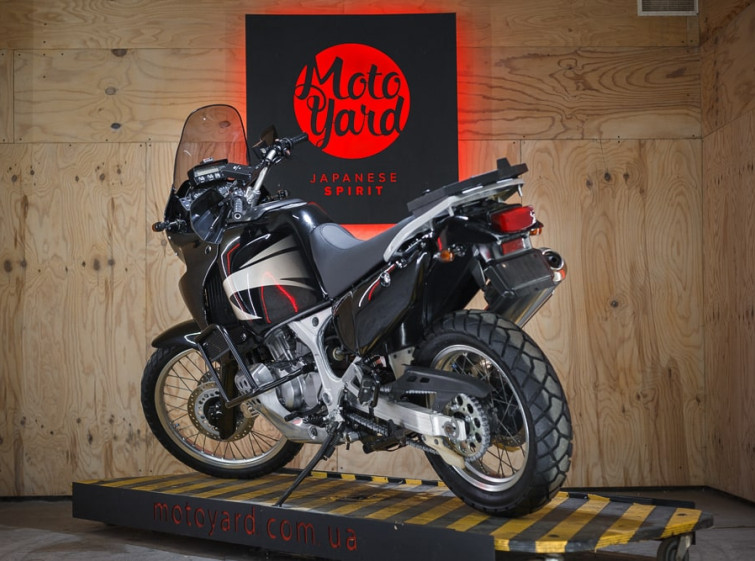 Мотоцикл Honda africa twin 750 с пробегом 14528 км