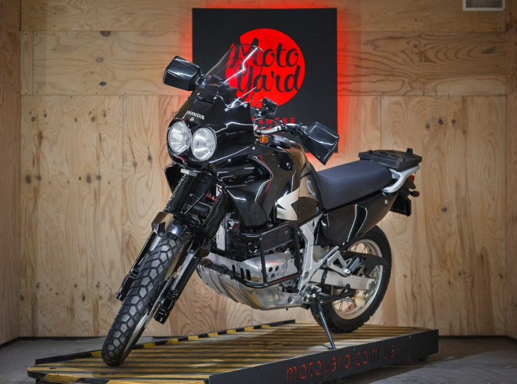Мотоцикл Honda africa twin 750 с пробегом 14528 км