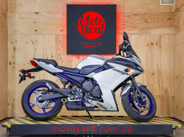 Мотоцикл Yamaha FZ6R з пробігом 1522 км