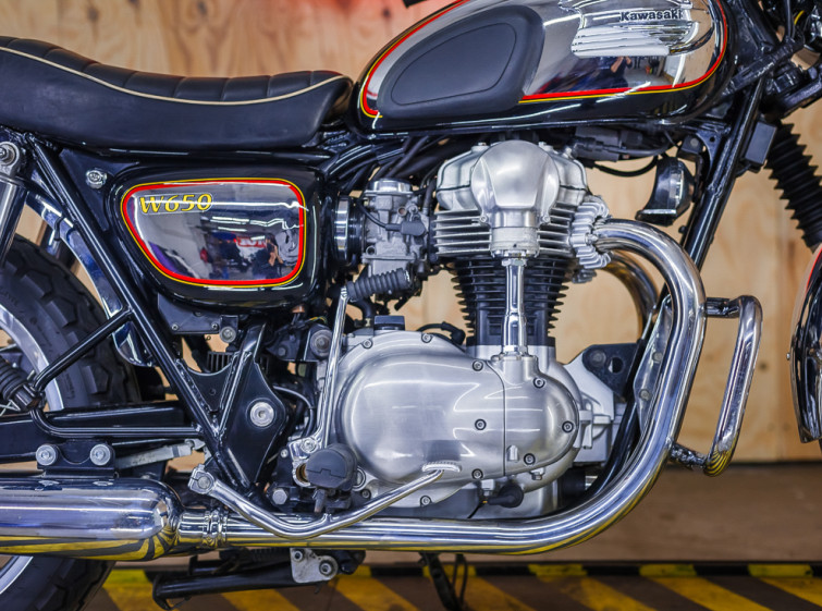 Мотоцикл Kawasaki W650 с пробегом 9273 км
