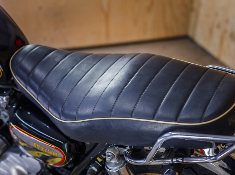 Мотоцикл Kawasaki W650 с пробегом 9273 км