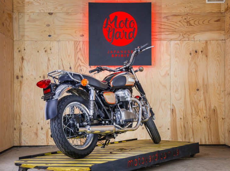Мотоцикл Kawasaki W650 с пробегом 9273 км