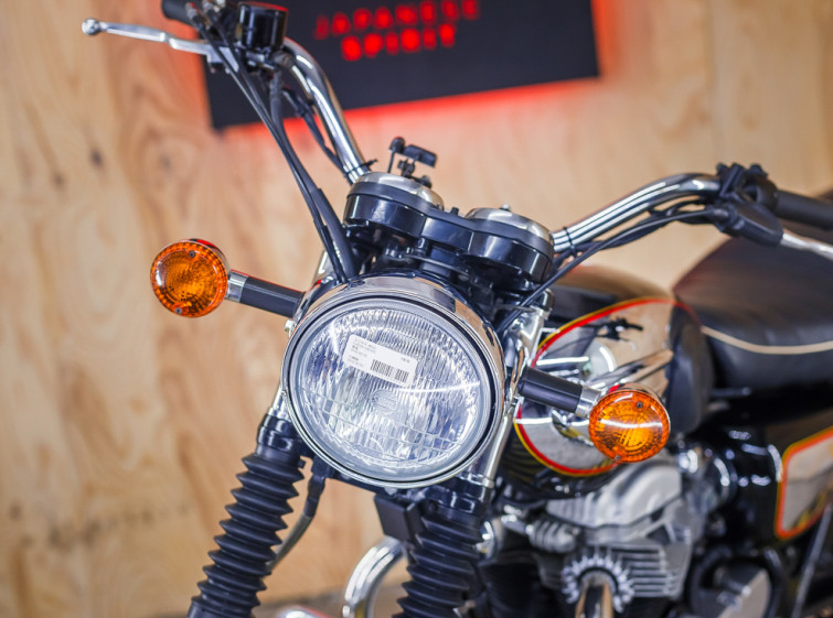 Мотоцикл Kawasaki W650 с пробегом 9273 км