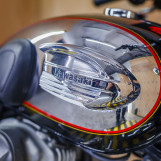 Мотоцикл Kawasaki W650 с пробегом 9273 км