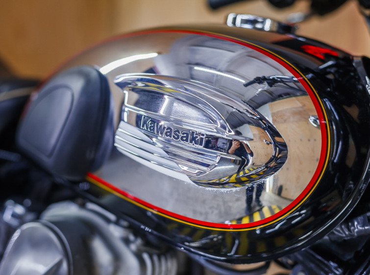 Мотоцикл Kawasaki W650 с пробегом 9273 км