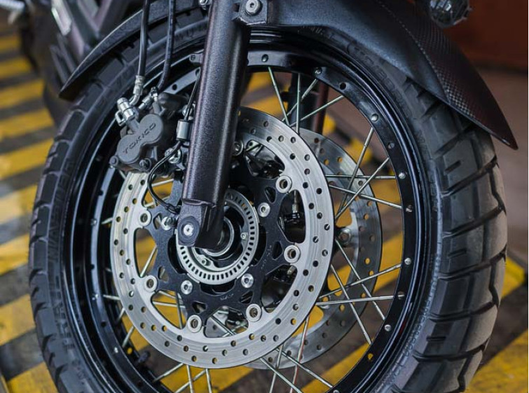 Мотоцикл Suzuki V-Strom DL650 XT ABS Traction с пробегом 20909 км