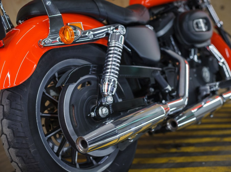 Мотоцикл Harley-Davidson XL883R-1 с пробегом 32990 км