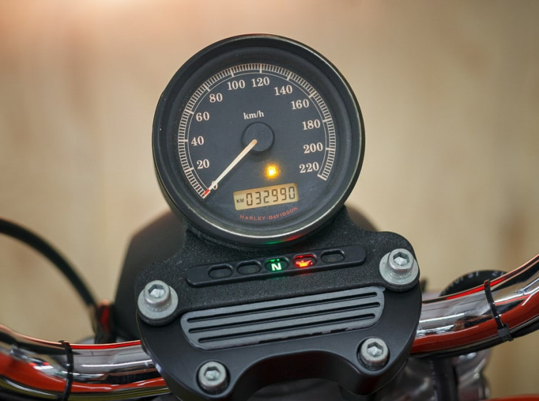 Мотоцикл Harley-Davidson XL883R-1 с пробегом 32990 км