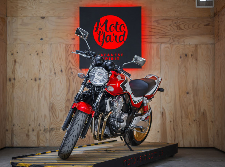 Мотоцикл Honda CB 400 SF з пробігом 24685 км