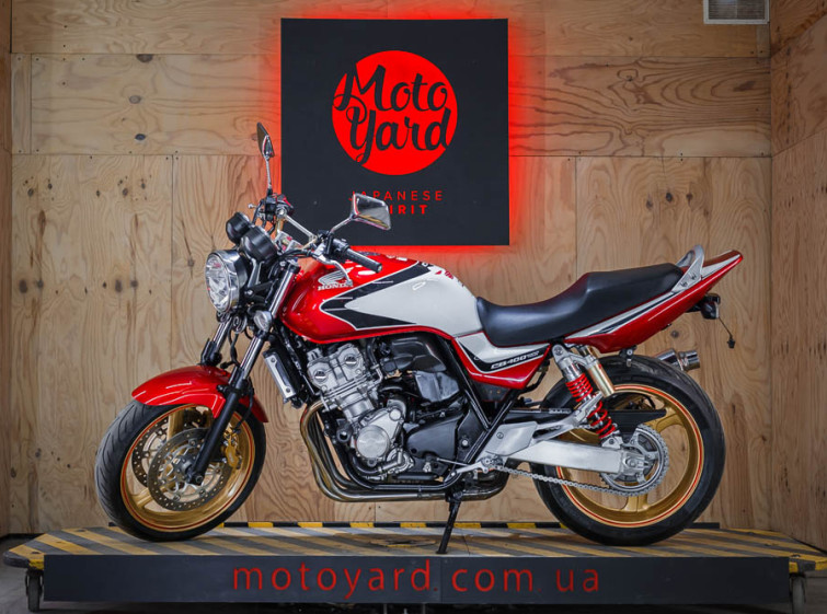 Мотоцикл Honda CB 400 SF з пробігом 24685 км