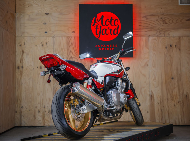 Мотоцикл Honda CB 400 SF з пробігом 24685 км