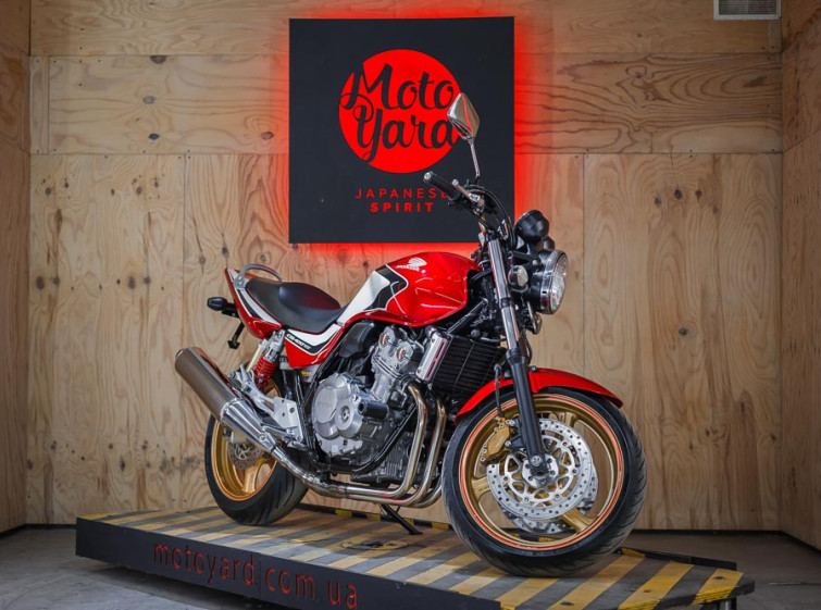 Мотоцикл Honda CB 400 SF з пробігом 24685 км