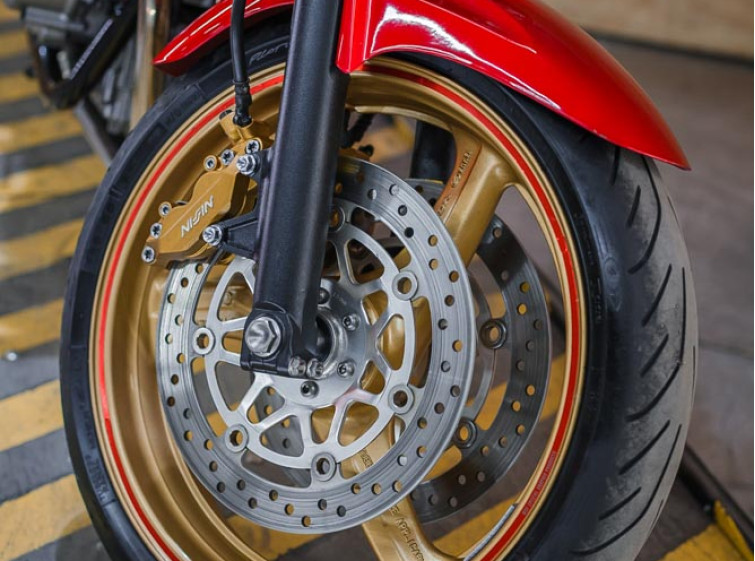 Мотоцикл Honda CB 400 SF з пробігом 24685 км