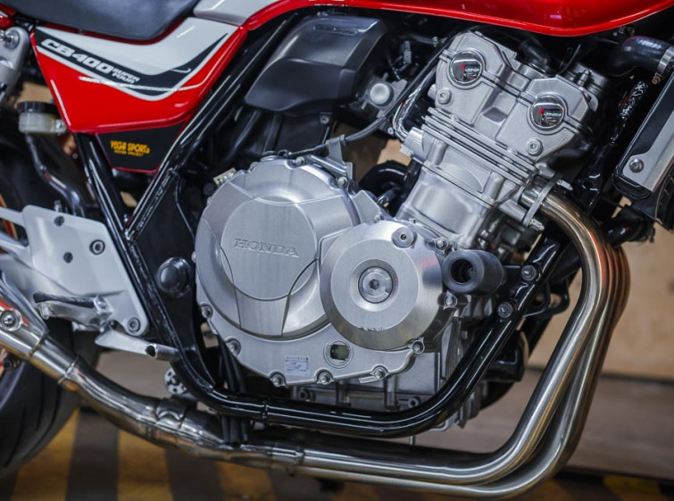 Мотоцикл Honda CB 400 SF з пробігом 24685 км