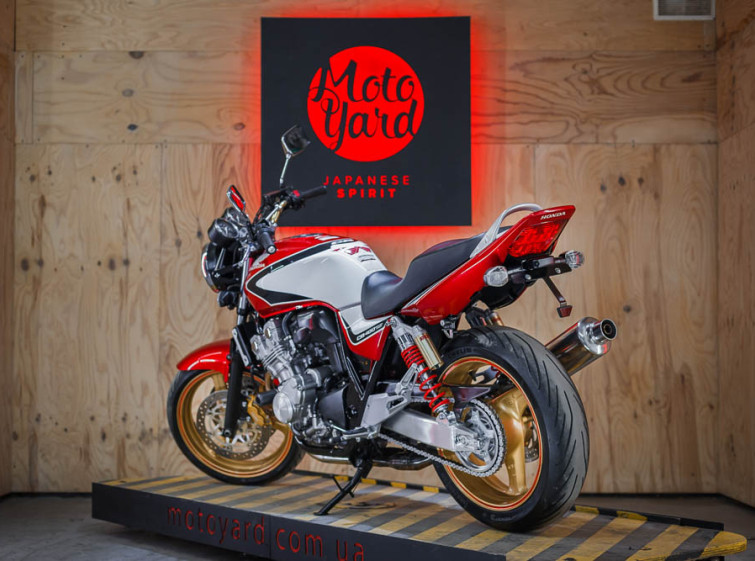 Мотоцикл Honda CB 400 SF з пробігом 24685 км