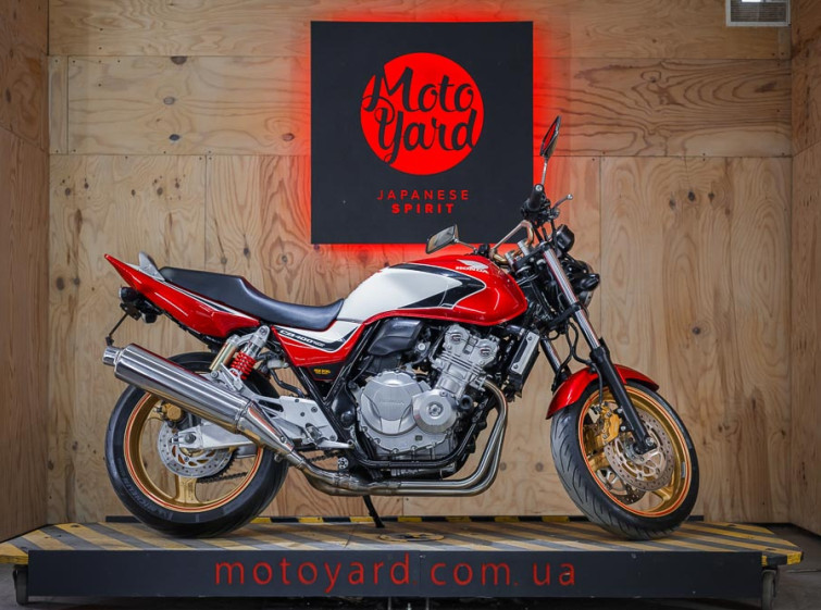 Мотоцикл Honda CB 400 SF з пробігом 24685 км
