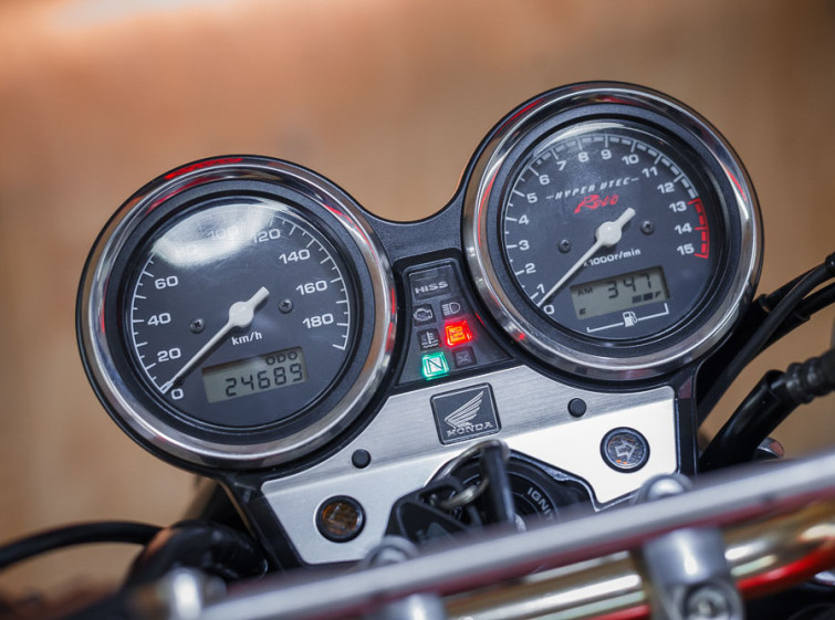 Мотоцикл Honda CB 400 SF з пробігом 24685 км