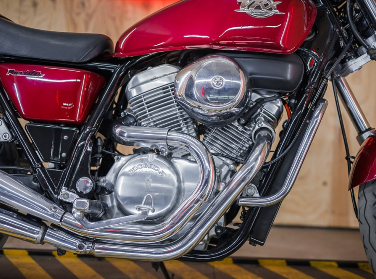 Мотоцикл Honda VRX 400 с пробегом 20944 км