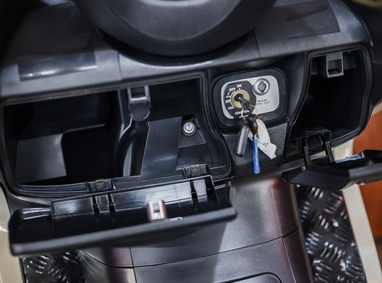 Макси скутер Yamaha Majesty 250 с пробегом 4545 км