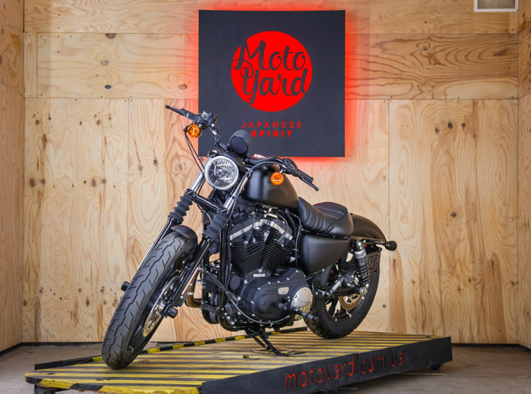 Мотоцикл Harley-Davidson Sportster 883 Iron с пробегом 1011 миль