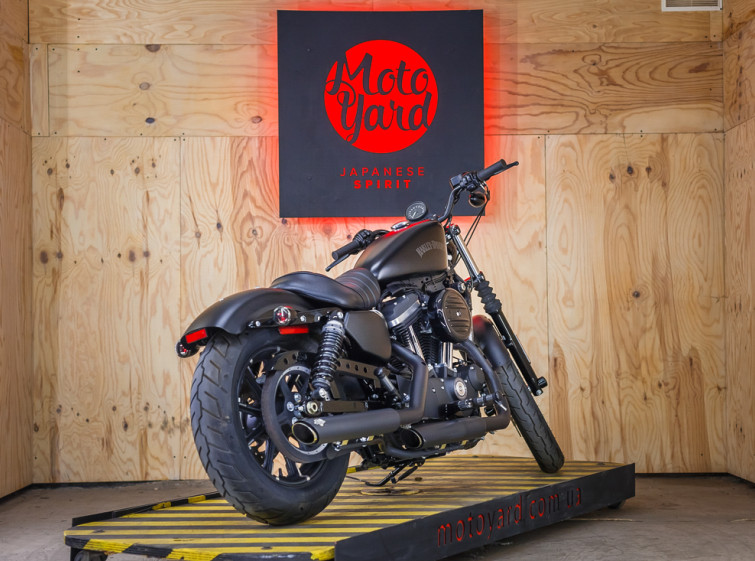 Мотоцикл Harley-Davidson Sportster 883 Iron с пробегом 1011 миль