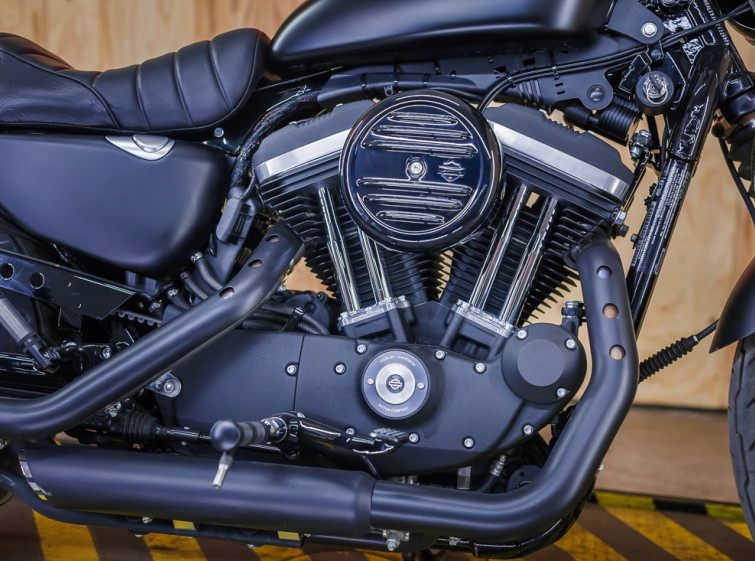 Мотоцикл Harley-Davidson Sportster 883 Iron с пробегом 1011 миль