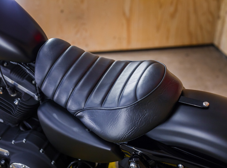 Мотоцикл Harley-Davidson Sportster 883 Iron с пробегом 1011 миль