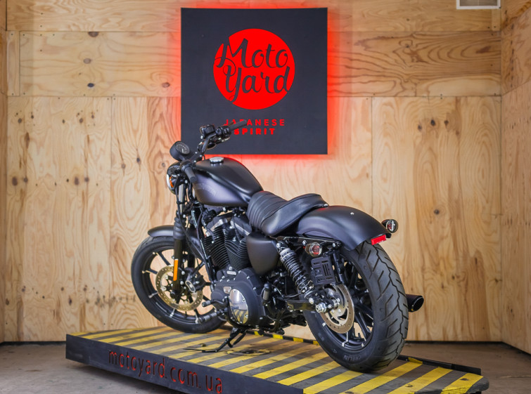 Мотоцикл Harley-Davidson Sportster 883 Iron с пробегом 1011 миль