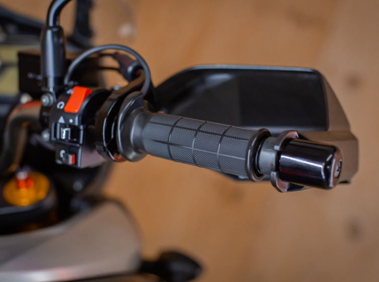 Мотоцикл Suzuki V-Strom 1000A с пробегом 12231 км