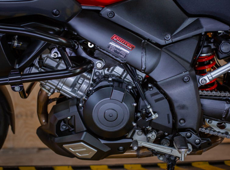 Мотоцикл Suzuki V-Strom 1000A с пробегом 12231 км