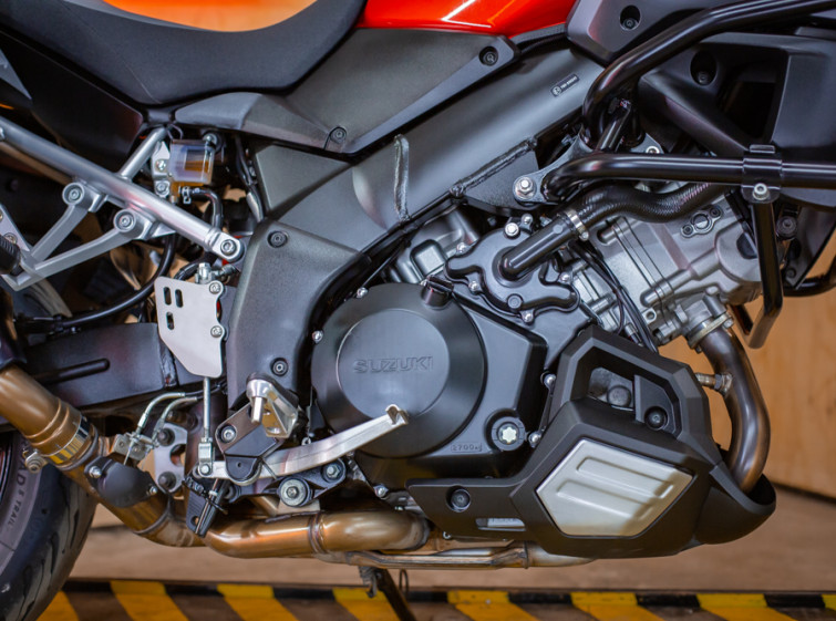 Мотоцикл Suzuki V-Strom 1000A с пробегом 12231 км